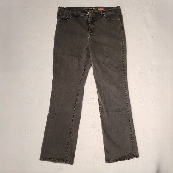 Style and Company Ladies Jeans in Black - Picture 1 of 7